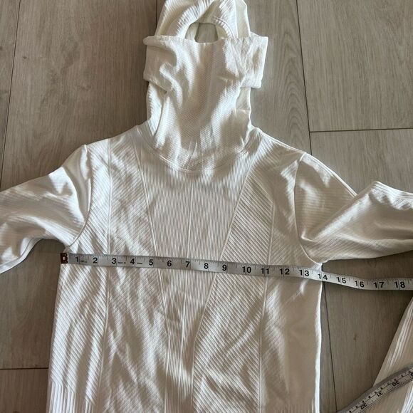 Athleta Flurry Balaclava Seamless Hoodie White Size xs Missing drawstring - Picture 3 of 8